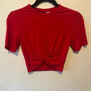 Red h&m knot crop top // size M